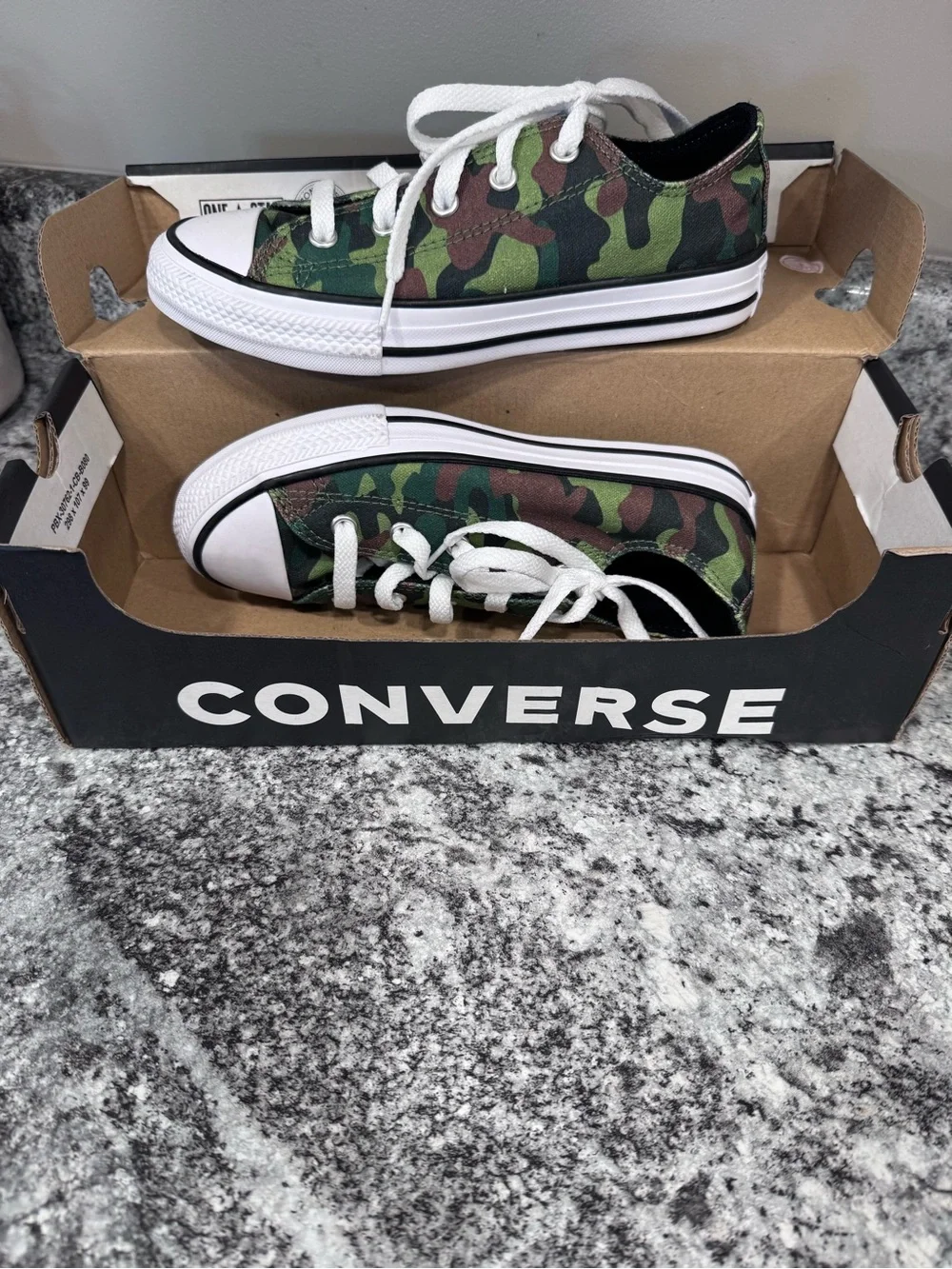 Converse Low Top Sneakers - Green Camo with White